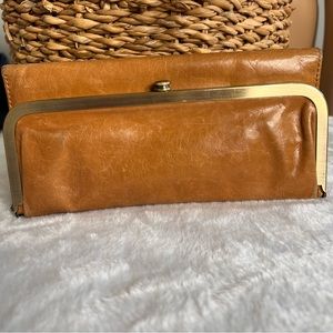 HOBO Wallet caramel color.  Good condition.  Smoke and pet free home.